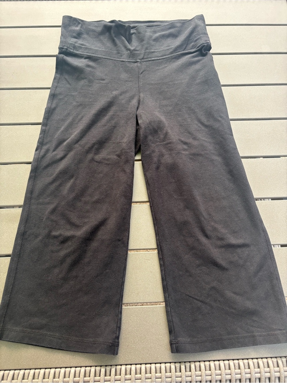 Old Navy Active Wear Black Yoga Wide  Crop Pants Ladies Medium